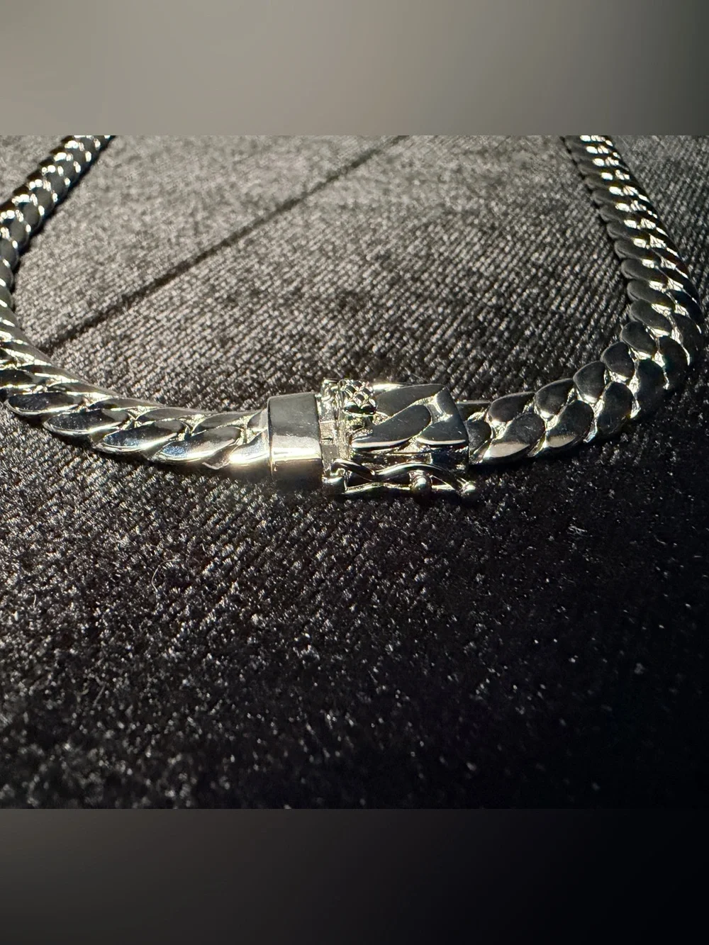 Miami Cuban 20in 7.5MM 14K Gold Filled necklace W/Box Lock. Brand new.